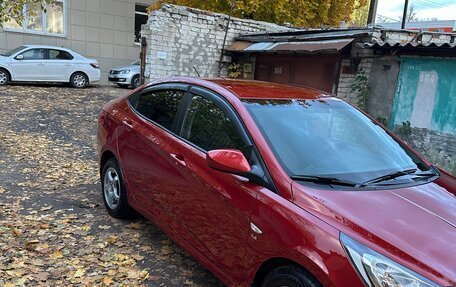 Hyundai Solaris II рестайлинг, 2013 год, 1 000 000 рублей, 3 фотография
