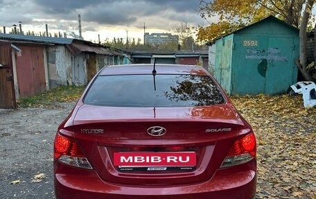 Hyundai Solaris II рестайлинг, 2013 год, 1 000 000 рублей, 5 фотография