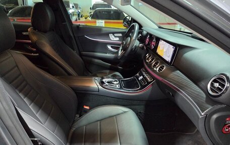 Mercedes-Benz E-Класс, 2022 год, 3 980 000 рублей, 10 фотография