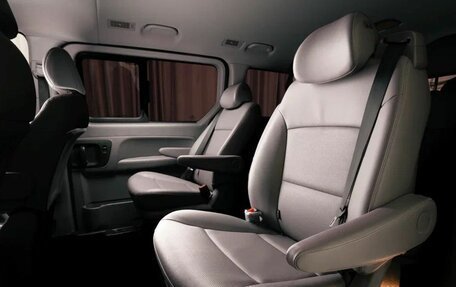 Hyundai Grand Starex Grand Starex I рестайлинг 2, 2018 год, 3 100 000 рублей, 13 фотография