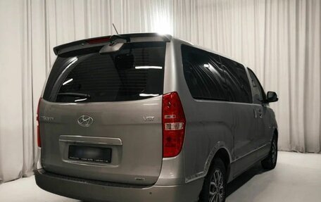 Hyundai Grand Starex Grand Starex I рестайлинг 2, 2018 год, 3 100 000 рублей, 4 фотография