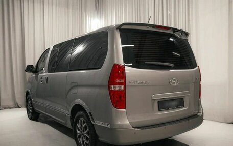 Hyundai Grand Starex Grand Starex I рестайлинг 2, 2018 год, 3 100 000 рублей, 6 фотография