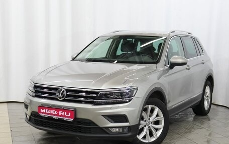 Volkswagen Tiguan II, 2018 год, 2 299 000 рублей, 1 фотография
