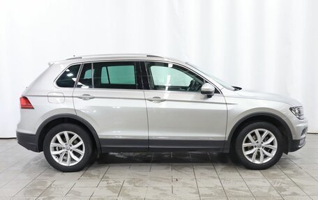 Volkswagen Tiguan II, 2018 год, 2 299 000 рублей, 7 фотография