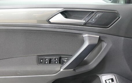 Volkswagen Tiguan II, 2018 год, 2 299 000 рублей, 12 фотография