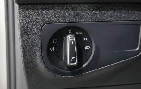 Volkswagen Tiguan II, 2018 год, 2 299 000 рублей, 13 фотография