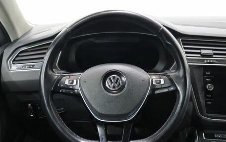 Volkswagen Tiguan II, 2018 год, 2 299 000 рублей, 15 фотография