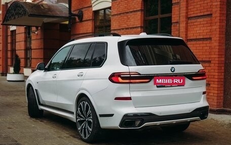 BMW X7, 2022 год, 13 500 000 рублей, 2 фотография