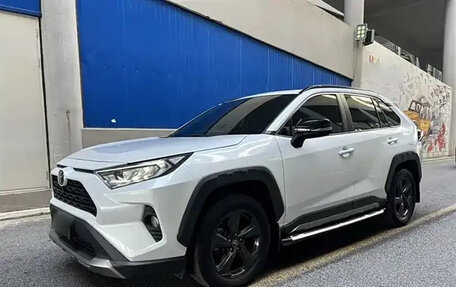 Toyota RAV4, 2022 год, 2 700 000 рублей, 1 фотография