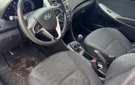 Hyundai Solaris II рестайлинг, 2016 год, 920 000 рублей, 5 фотография