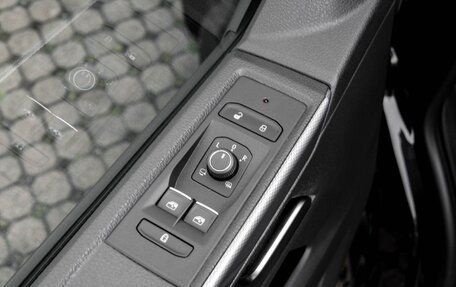 Volkswagen Multivan T6 рестайлинг, 2022 год, 5 670 000 рублей, 10 фотография