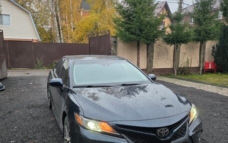 Toyota Camry, 2018 год, 2 050 000 рублей, 2 фотография