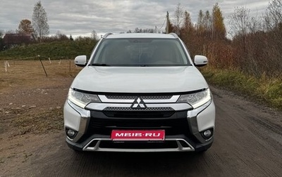 Mitsubishi Outlander III рестайлинг 3, 2019 год, 2 100 000 рублей, 1 фотография