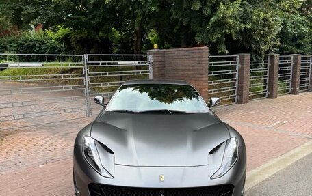 Ferrari 812, 2019 год, 29 700 000 рублей, 2 фотография