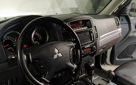 Mitsubishi Pajero IV, 2014 год, 2 600 000 рублей, 10 фотография