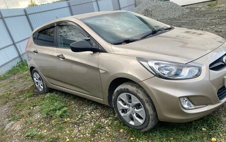 Hyundai Solaris II рестайлинг, 2012 год, 560 000 рублей, 2 фотография