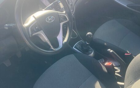 Hyundai Solaris II рестайлинг, 2012 год, 560 000 рублей, 8 фотография