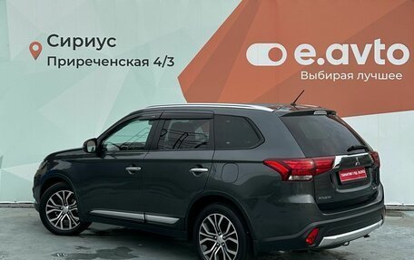 Mitsubishi Outlander III рестайлинг 3, 2016 год, 1 950 000 рублей, 4 фотография