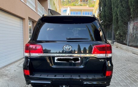 Toyota Land Cruiser 200, 2018 год, 6 400 000 рублей, 4 фотография