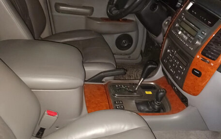 Toyota Land Cruiser 100 рестайлинг 2, 2006 год, 1 600 000 рублей, 3 фотография