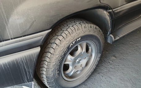 Toyota Land Cruiser 100 рестайлинг 2, 2006 год, 1 600 000 рублей, 4 фотография