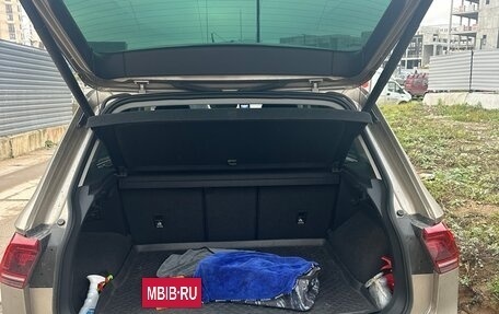 Volkswagen Tiguan II, 2018 год, 2 980 000 рублей, 4 фотография