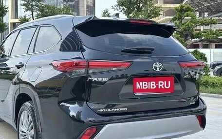 Toyota Highlander, 2024 год, 5 300 000 рублей, 9 фотография