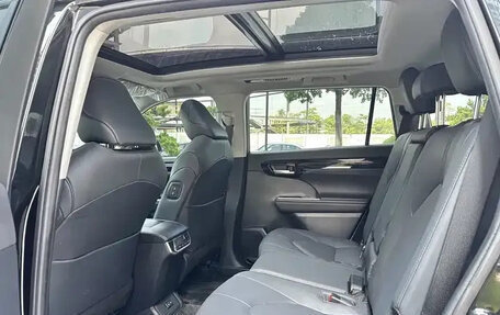 Toyota Highlander, 2024 год, 5 300 000 рублей, 18 фотография