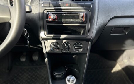 Volkswagen Polo VI (EU Market), 2011 год, 850 000 рублей, 10 фотография