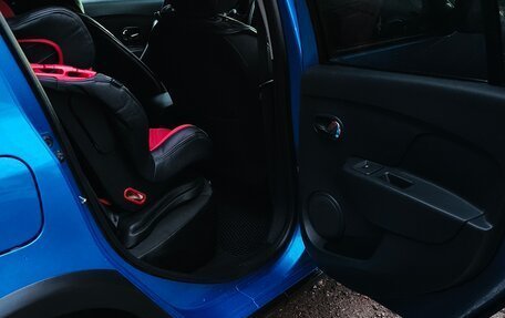 Renault Sandero II рестайлинг, 2016 год, 860 000 рублей, 10 фотография