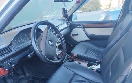 Mercedes-Benz W124, 1987 год, 250 000 рублей, 6 фотография