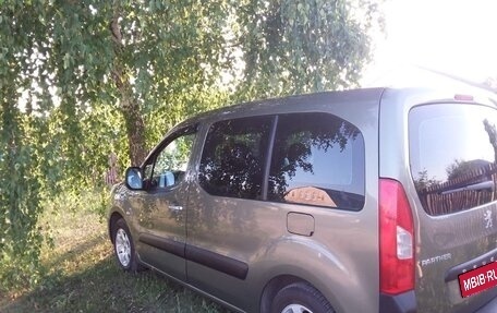 Peugeot Partner II рестайлинг 2, 2009 год, 700 000 рублей, 1 фотография