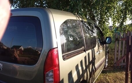 Peugeot Partner II рестайлинг 2, 2009 год, 700 000 рублей, 2 фотография