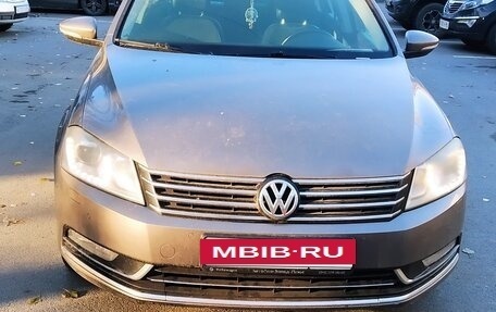 Volkswagen Passat B7, 2011 год, 1 300 000 рублей, 2 фотография