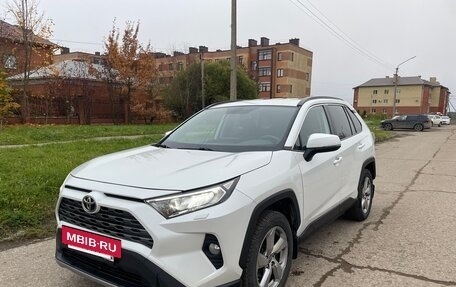Toyota RAV4, 2020 год, 3 300 000 рублей, 11 фотография