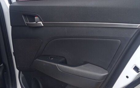 Hyundai Avante, 2018 год, 1 800 000 рублей, 8 фотография