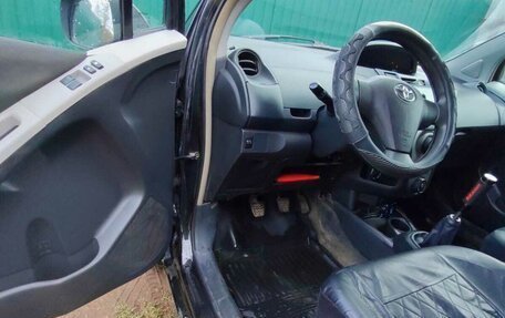 Toyota Yaris III рестайлинг, 2010 год, 495 000 рублей, 7 фотография