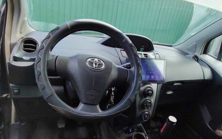 Toyota Yaris III рестайлинг, 2010 год, 495 000 рублей, 10 фотография