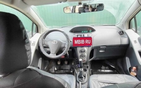 Toyota Yaris III рестайлинг, 2010 год, 495 000 рублей, 9 фотография