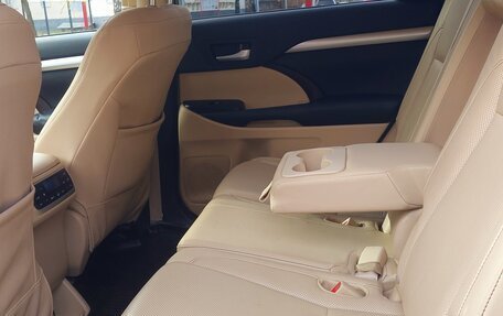 Toyota Highlander III, 2014 год, 2 800 000 рублей, 24 фотография