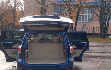 Toyota Highlander III, 2014 год, 2 800 000 рублей, 15 фотография