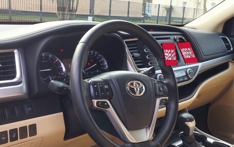 Toyota Highlander III, 2014 год, 2 800 000 рублей, 22 фотография