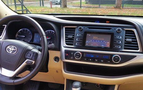 Toyota Highlander III, 2014 год, 2 800 000 рублей, 26 фотография