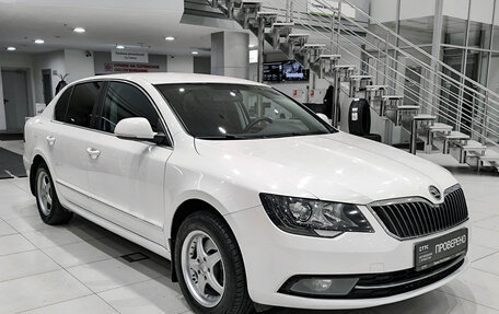 Skoda Superb III рестайлинг, 2013 год, 950 000 рублей, 3 фотография