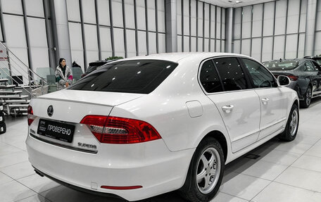 Skoda Superb III рестайлинг, 2013 год, 950 000 рублей, 6 фотография