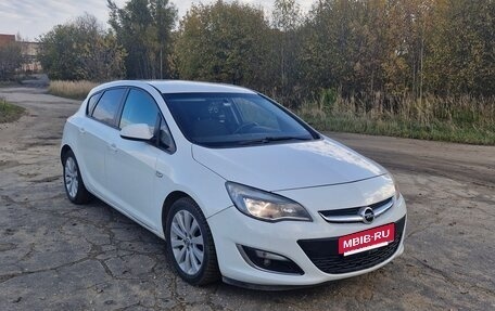 Opel Astra J, 2012 год, 600 000 рублей, 3 фотография