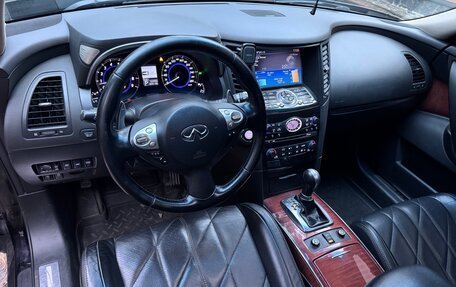 Infiniti QX70, 2013 год, 2 380 000 рублей, 7 фотография