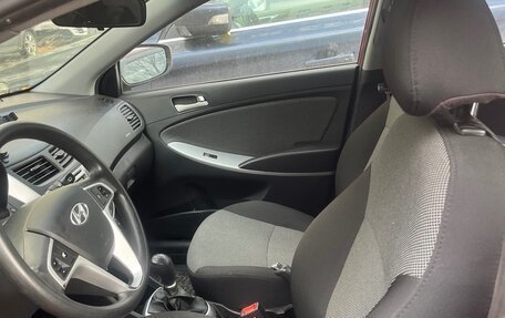 Hyundai Solaris II рестайлинг, 2013 год, 670 000 рублей, 7 фотография