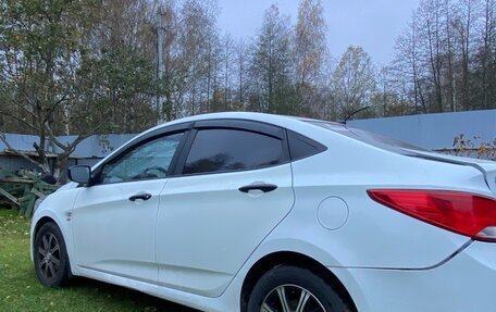 Hyundai Solaris II рестайлинг, 2015 год, 700 000 рублей, 3 фотография