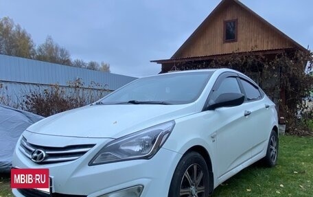 Hyundai Solaris II рестайлинг, 2015 год, 700 000 рублей, 2 фотография